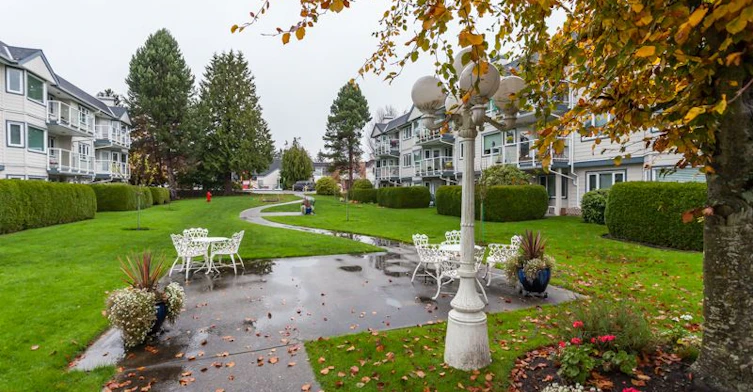 13959 16 Avenue, Surrey, BC V4A 1P8 - 2