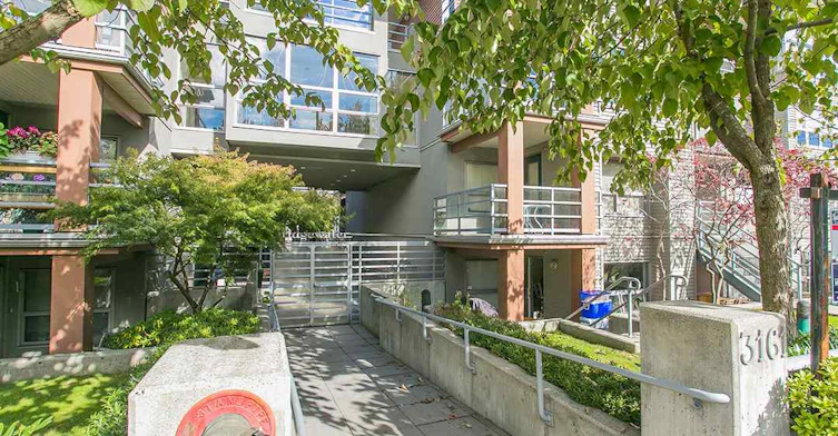 3161 4th Avenue West, Vancouver, BC V6K 1R6
