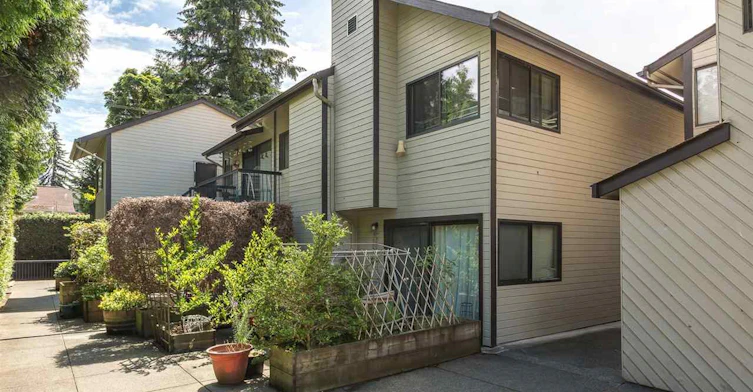 460 16th Avenue West, Vancouver, BC V5Y 1Z3 - 3