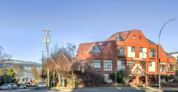 2485 Cornwall Avenue, Vancouver, BC V6K 1B9