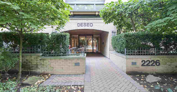 2226 12th Avenue West, Vancouver, BC V6K 2N5