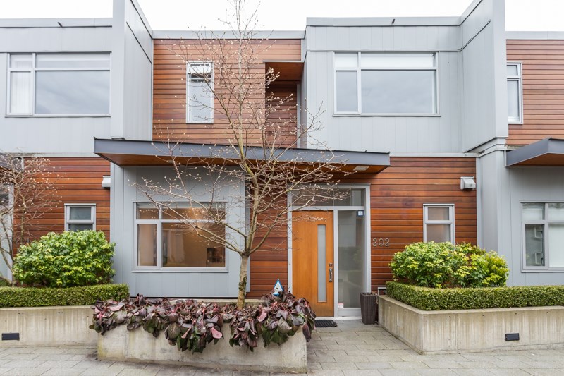 1750 3rd Avenue West, Vancouver, BC V6J 1K4