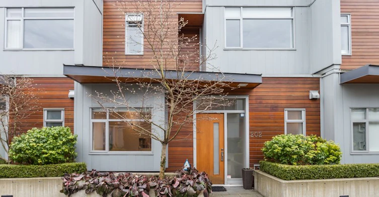 1750 3rd Avenue West, Vancouver, BC V6J 1K4