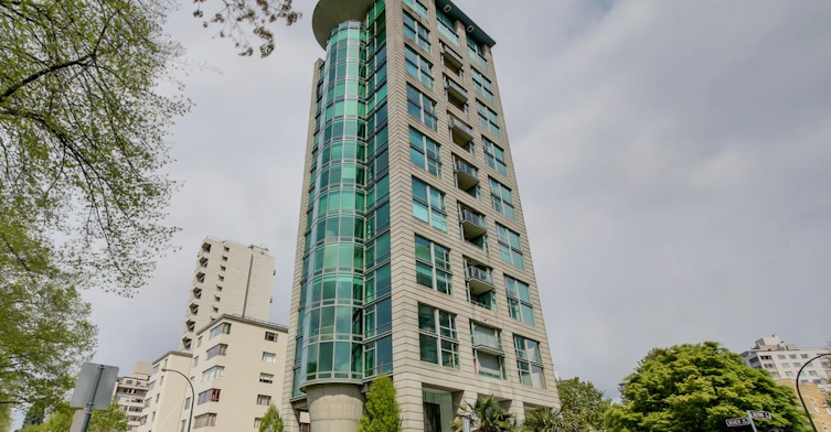 1919 Beach Avenue, Vancouver, BC V6G 1Z2 - 2