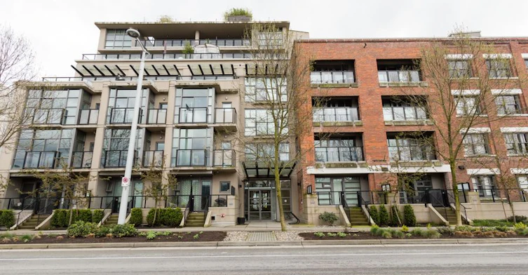 388 1st Avenue West, Vancouver, BC V5Y 0B2 - 3