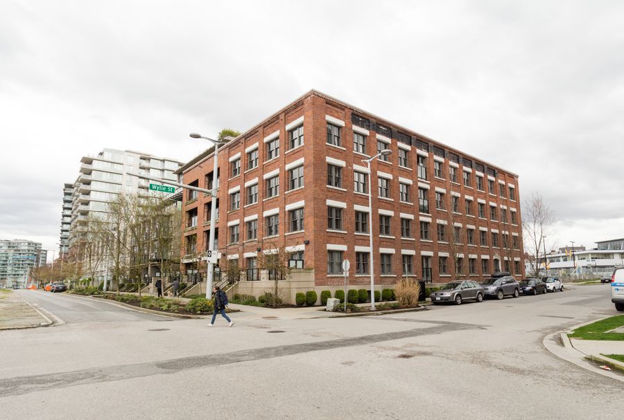 388 1st Avenue West, Vancouver, BC V5Y 0B2 - 4