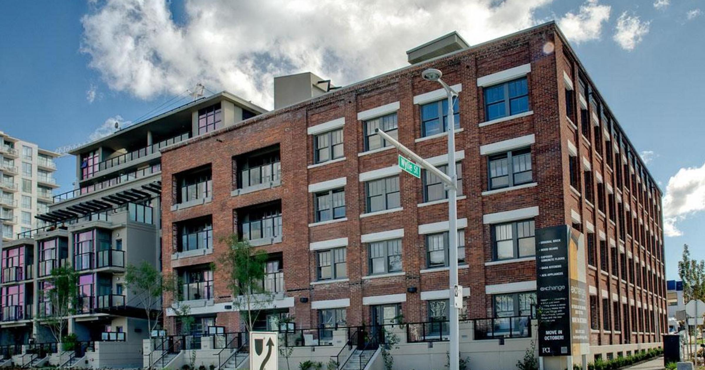 388 1st Avenue West, Vancouver, BC V5Y 0B2