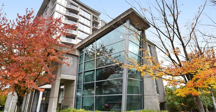 1633 8th Avenue West, Vancouver, BC V6J 5H7