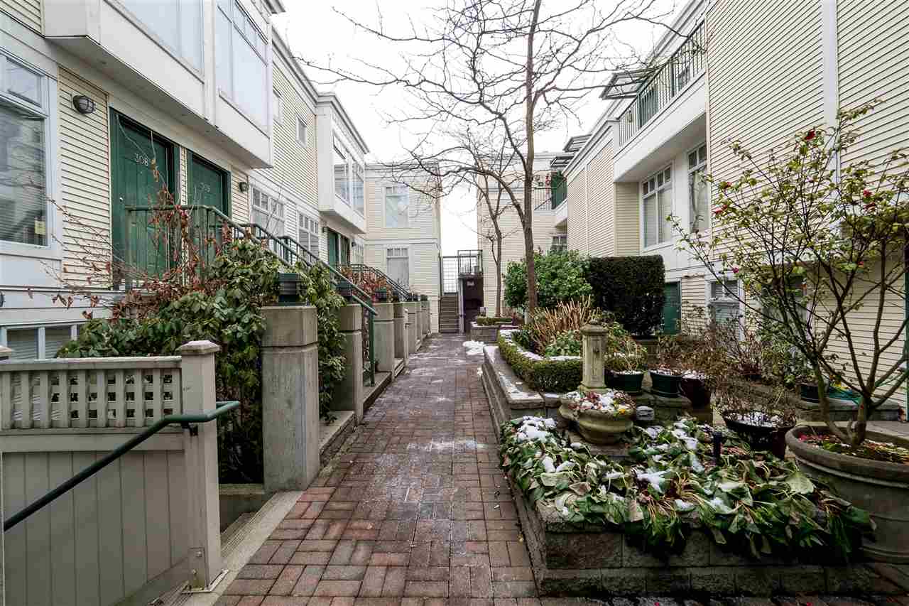 3727 10th Avenue West, Vancouver, BC V6R 2G5