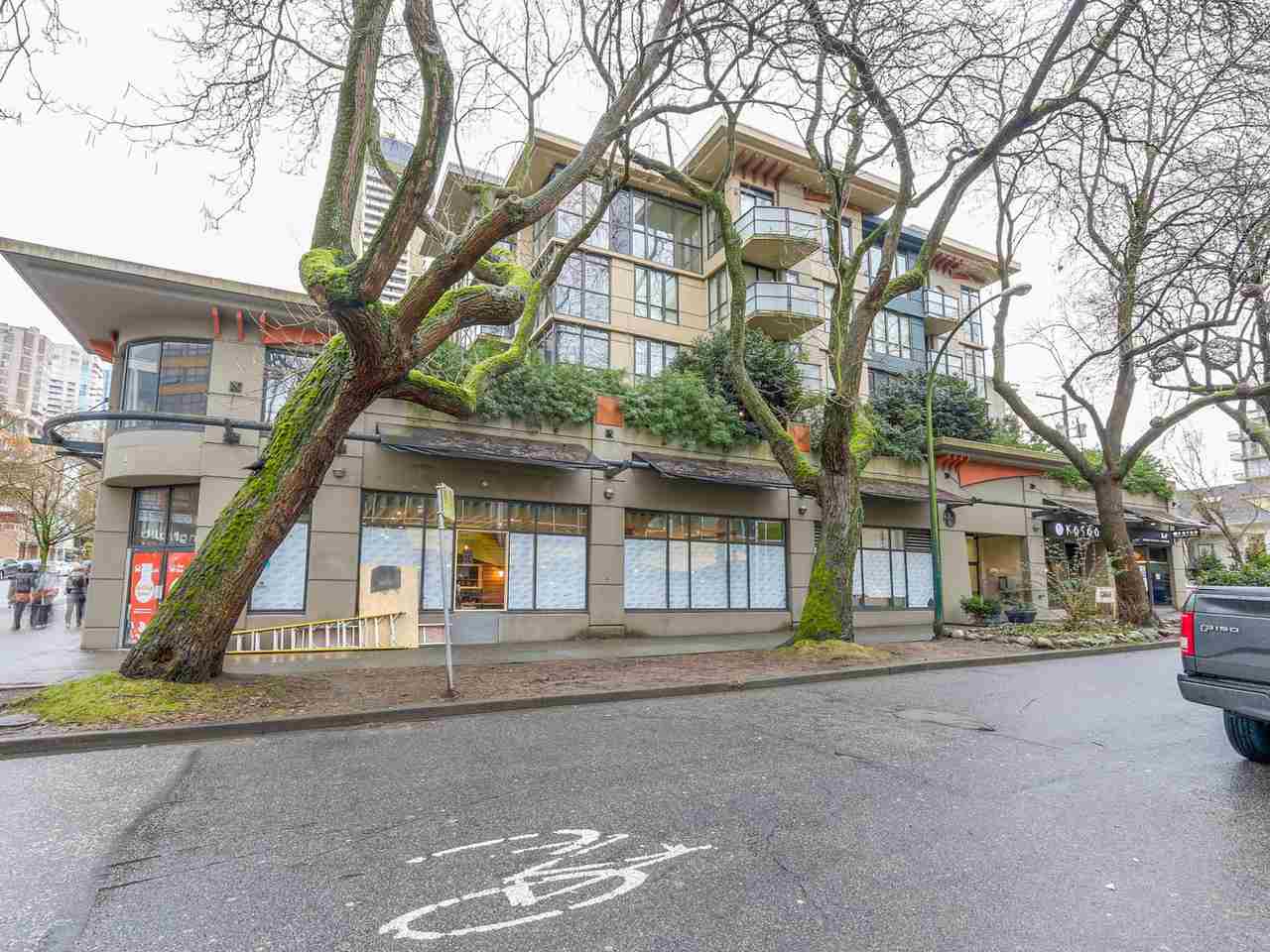 828 Cardero Street, Vancouver, BC V6G 2G5
