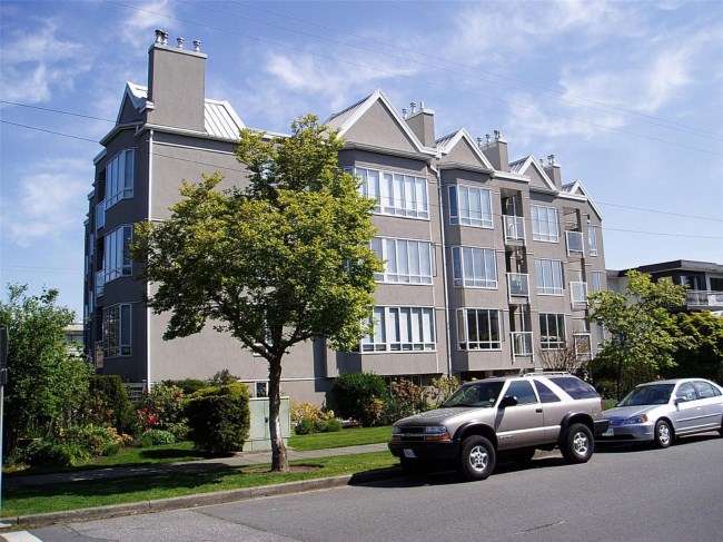 2195 5th Avenue West, Vancouver, BC V6K 1S1