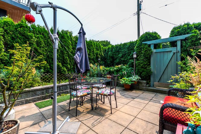 2195 5th Avenue West, Vancouver, BC V6K 1S1 - 2