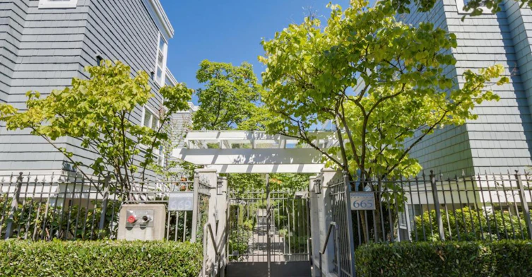 657 7th Avenue West, Vancouver, BC V5Z 1B6