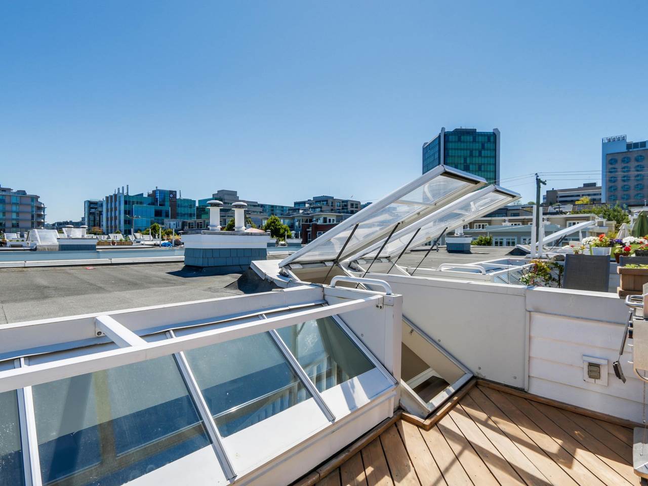 657 7th Avenue West, Vancouver, BC V5Z 1B6 - 2