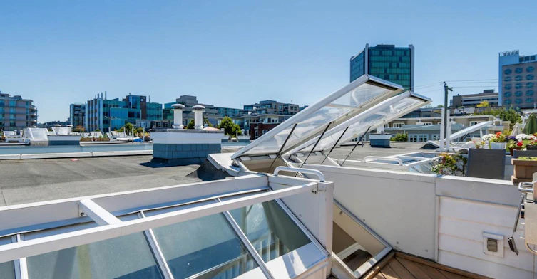 657 7th Avenue West, Vancouver, BC V5Z 1B6 - 2