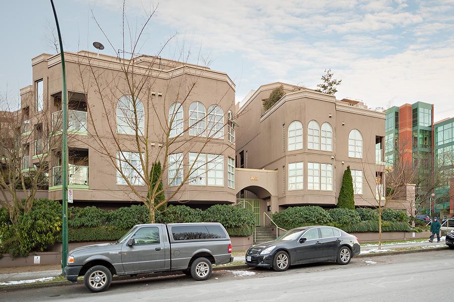 1082 8th Avenue West, Vancouver, BC V6H 1C4
