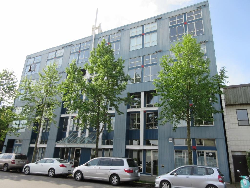 338 8th Avenue West, Vancouver, BC V5Y 3X2