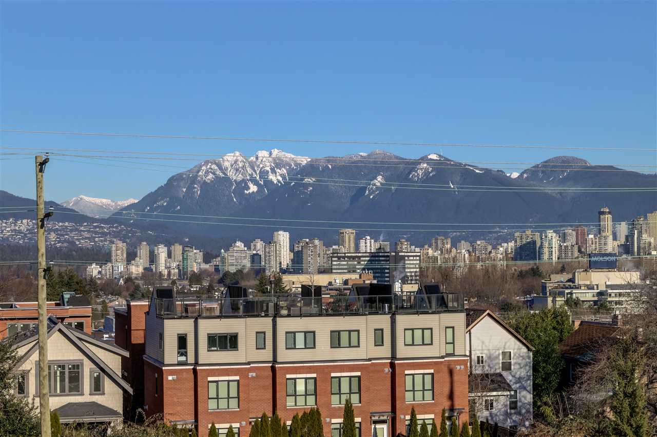 1990 6th Avenue West, Vancouver, BC V6J 4V4