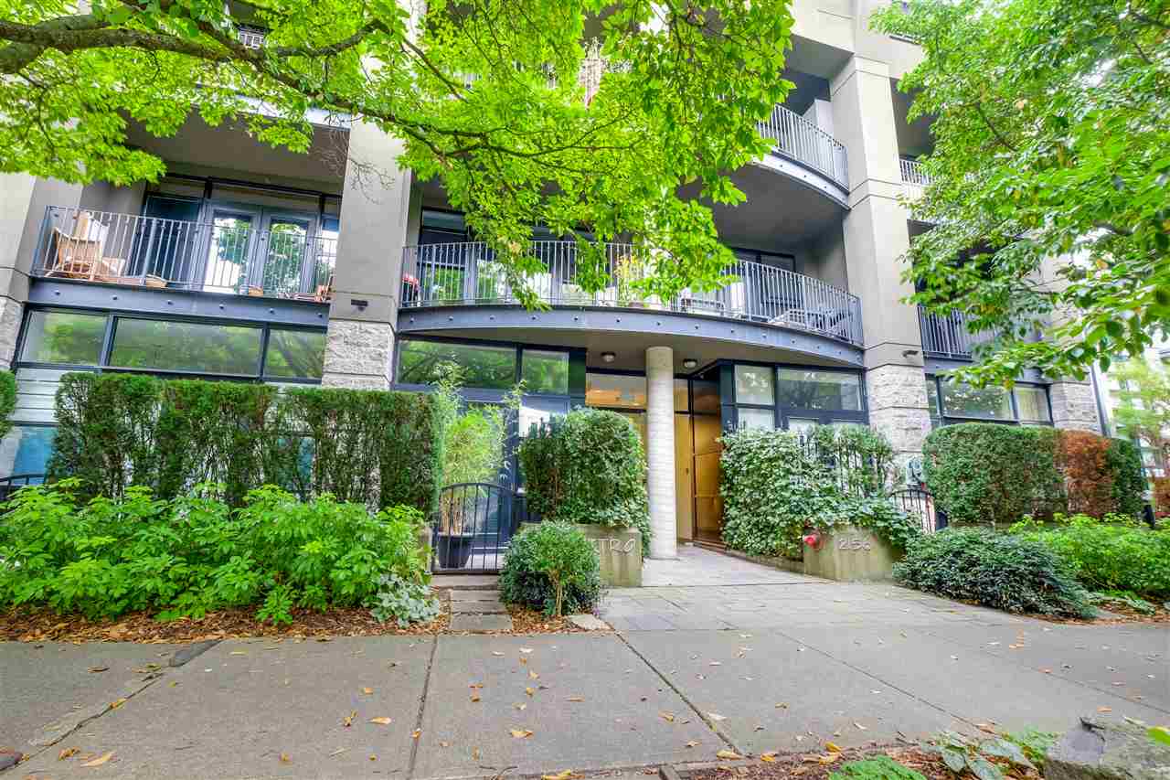 2156 12th Avenue West, Vancouver, BC V6K 2N2