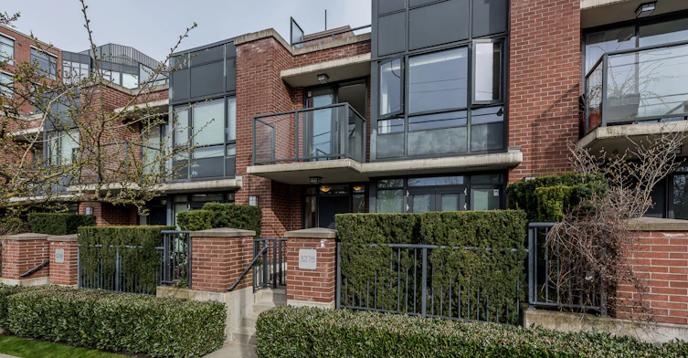 3278 Tupper Street, Vancouver, BC V5Z 4S8