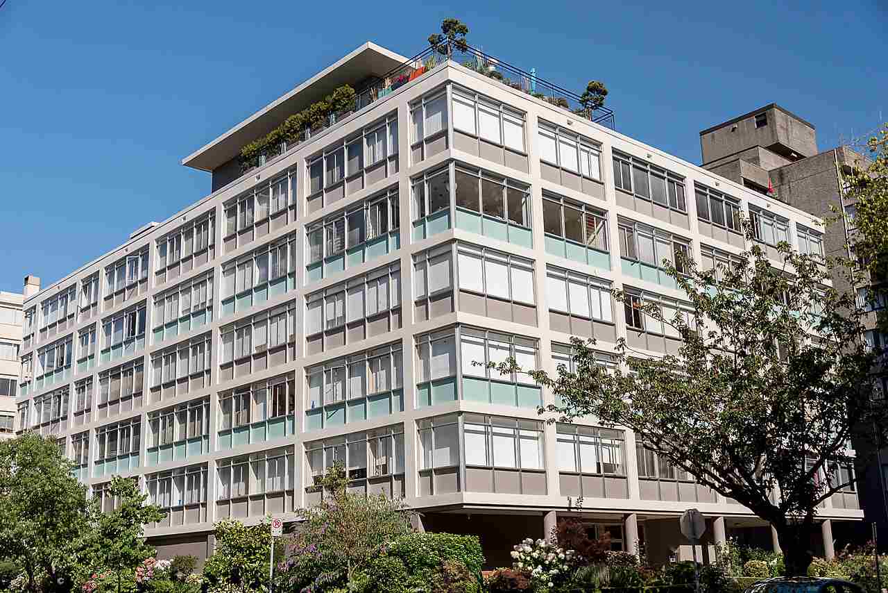 1975 Pendrell Street, Vancouver, BC V6G 1T6