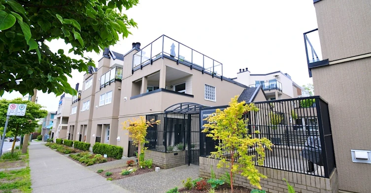 1350 6th Avenue West, Vancouver, BC V6H 1A7