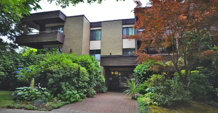 1710 13th Avenue West, Vancouver, BC V6J 2H1
