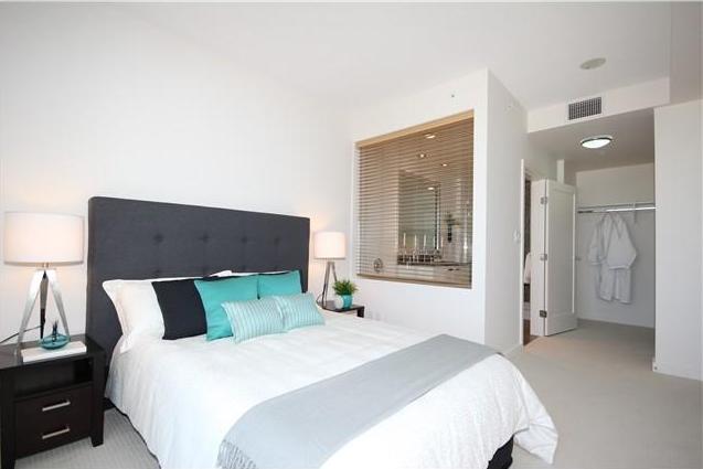 2080 Broadway West, Vancouver, BC V6J 1Z4 - 2