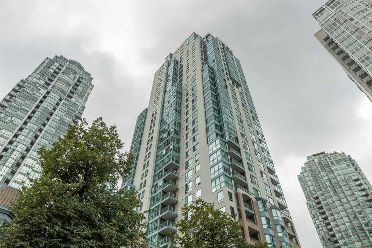 1238 Melville Street, Vancouver, BC V6E 4N2
