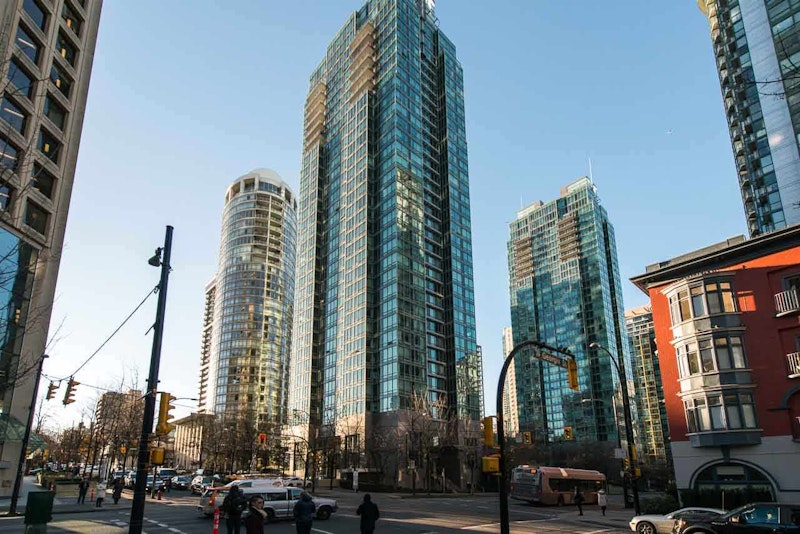 Residences On 1200 Street West Vancouver, BC REW