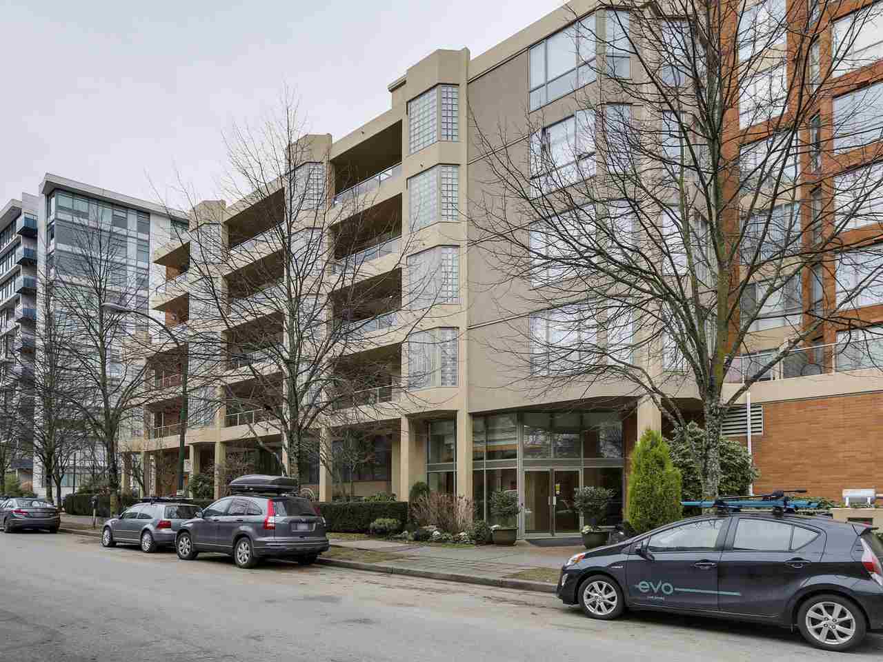 1707 7th Avenue West, Vancouver, BC V6J 5E9