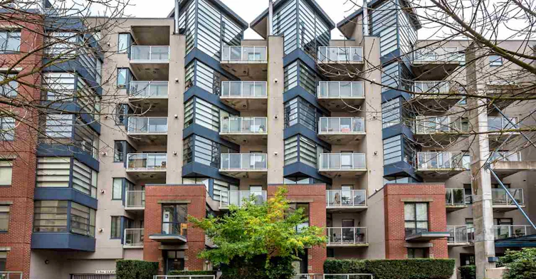 2228 Marstrand Avenue, Vancouver, BC V6K 4T1