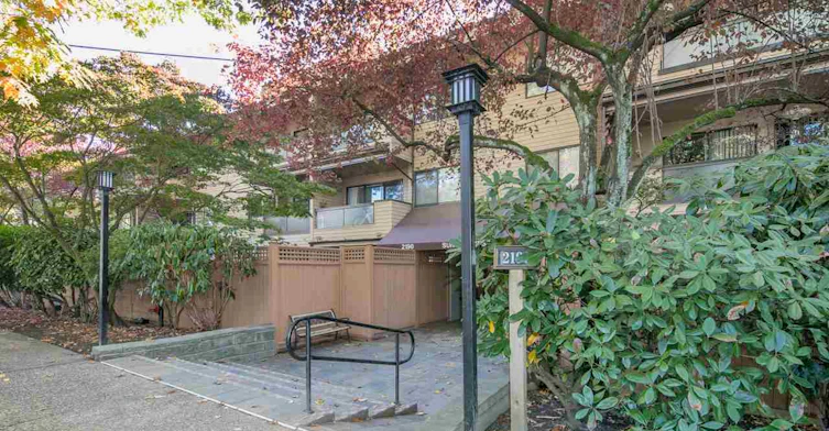 2190 7th Avenue West, Vancouver, BC V6K 4K7