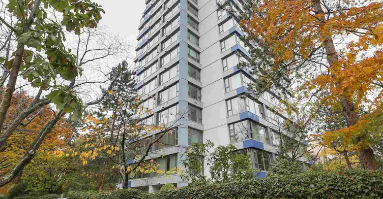 5425 Yew Street, Vancouver, BC V6M 3X7