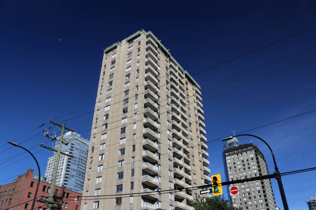 1075 Comox Street, Vancouver, BC V6E 1K2