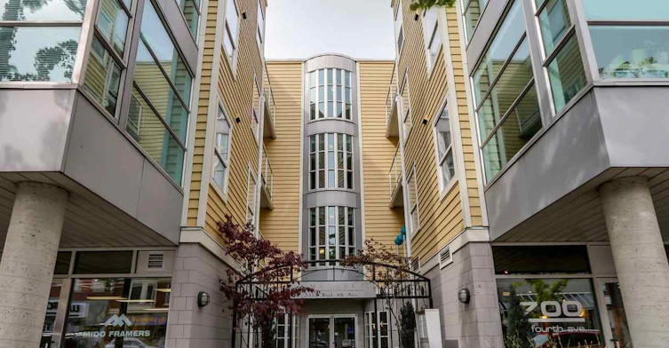 2929 4th Avenue West, Vancouver, BC V6K 1R3