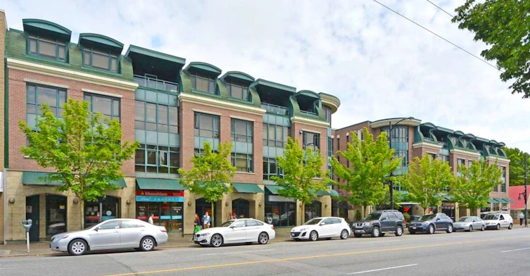 2665 Broadway West, Vancouver, BC V6K 2G2 - 2