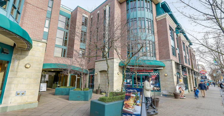 2665 Broadway West, Vancouver, BC V6K 2G2 - 3