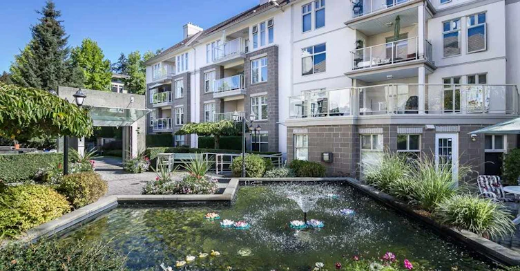 15350 19a Avenue, Surrey, BC V4A 9W1