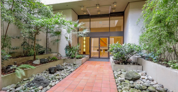 850 Burrard Street, Vancouver, BC V6Z 2J1 - 2