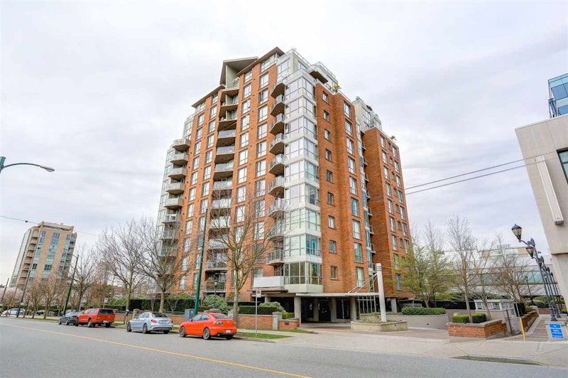 The Triton, 1575 10th Avenue West Vancouver, BC REW