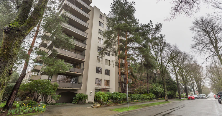 1685 14th Avenue West, Vancouver, BC V6J 2J3