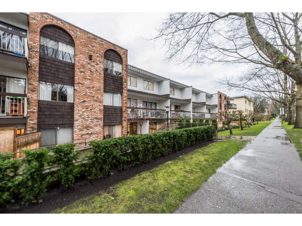 345 10th Avenue West, Vancouver, BC V5Y 1S2