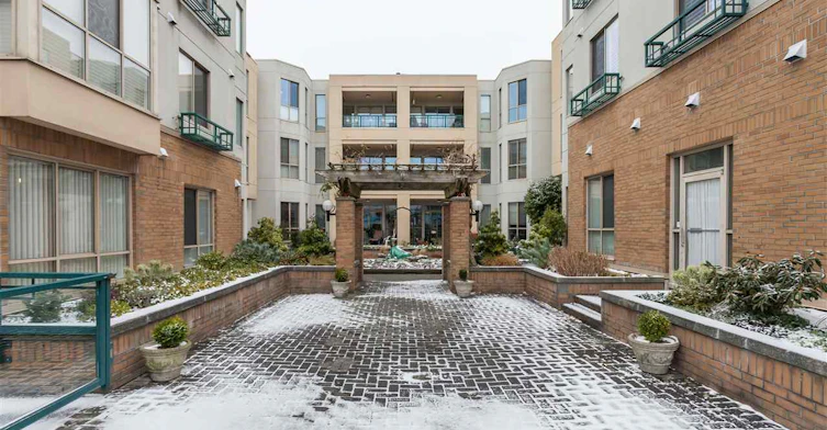 15169 Buena Vista Avenue, Surrey, BC V4B 1Y2