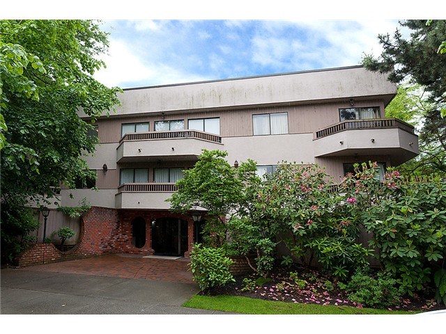 2190 8th Avenue West, Vancouver, BC V6K 2A4
