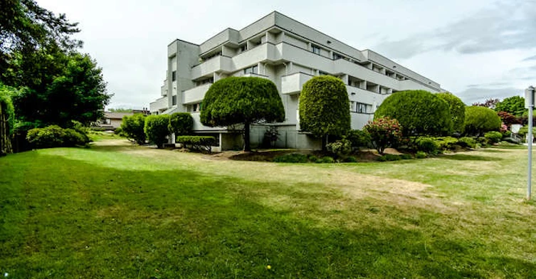 876 14th Avenue West, Vancouver, BC V5Z 1R1