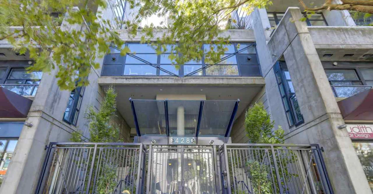 428 8th Avenue West, Vancouver, BC V5Y 1N9