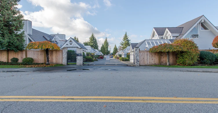 9785 152B Street, Surrey, BC V3R 9W2