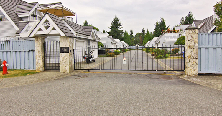 9771 152B Street, Surrey, BC V3R 9W1