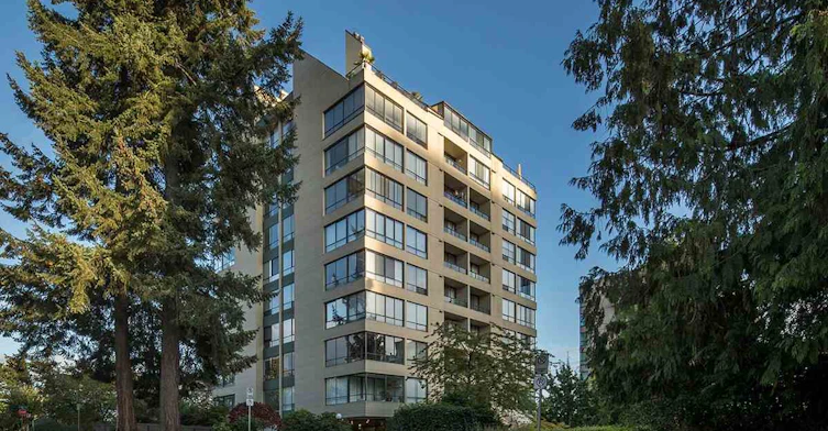1412 Esquimalt Avenue, West Vancouver, BC V7T 1K7